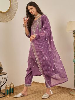 VredeVogel - Women Purple Silk Blend Embroidered Kurta with Pant and Dupatta