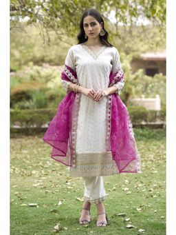 VredeVogel - Women White Silk Blend Embroidered Kurta with Pant and Dupatta