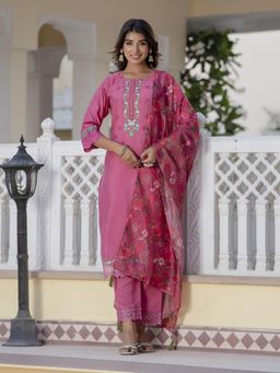VredeVogel - Women Pink Silk Blend Embroidered Kurta with Pant and Dupatta
