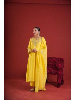 ONEWE INDIA - Yellow Silk Zari Embroidered Kurta with Pant and Dupatta