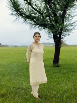 Meeshara - Cream Silk Sequins Embroidered Kurta With Pant and Dupatta