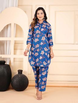 Aayusika - Women Blue Cotton Floral Kurta with Pant