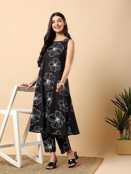 Aayusika - Women Black Cotton Flex Floral Kurta with Pant