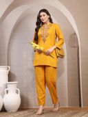 Mustard color option, Currently selected