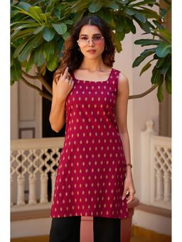 Vbuyz - Women Burgundy Geometric Print Straight Cotton Stitched Kurti