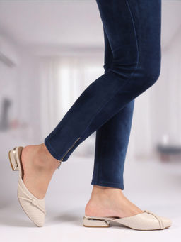 Carlton London - Women Modern Knot Detail Mules Cream