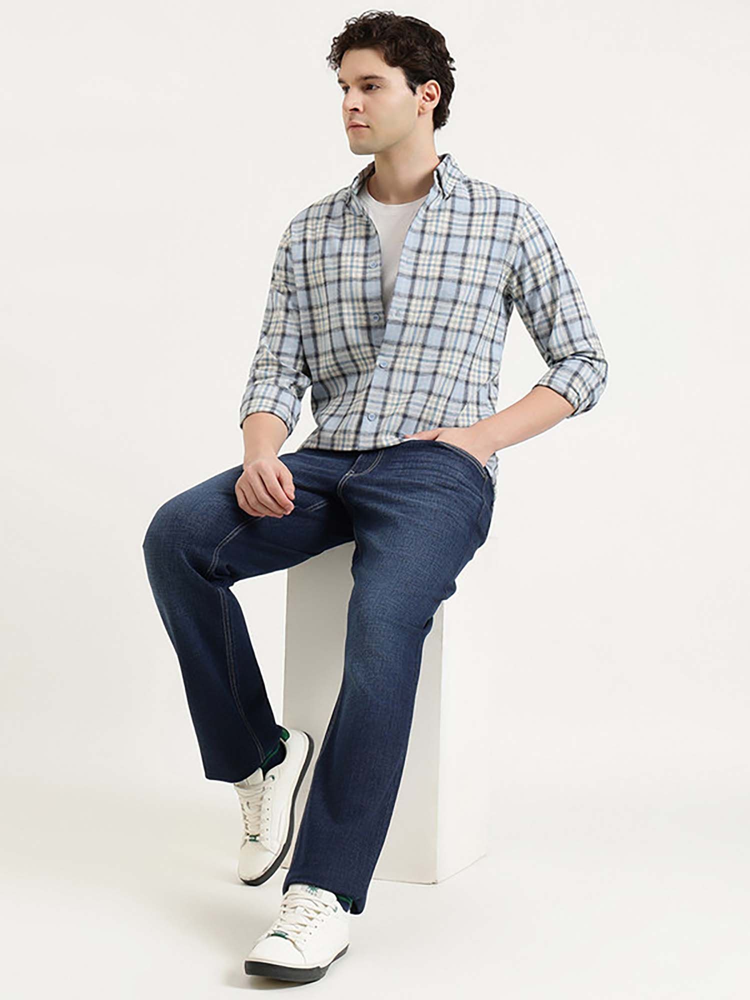 Men Blue Cotton Blend Solid Jeans