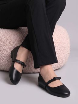 Twenty Dresses by Nykaa Fashion - Womens Black Elegant Bow Details Round Toe Ballerina