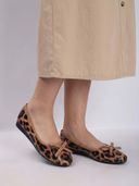 Beige color option, Currently selected