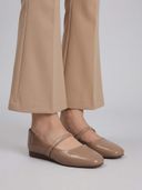 Beige color option, Currently selected