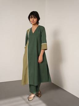 Pink Fort - Green Cotton Colourblock V-Neck Kurta with Pant
