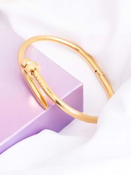 Vogue Panash - Gold Brass Statement Bracelet