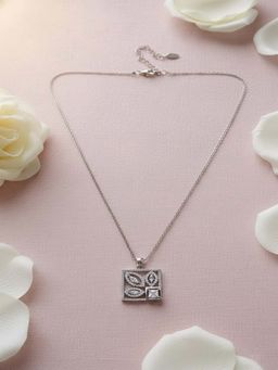 Vogue Panash - White Brass Stones Necklace