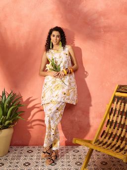 InWeave - Yellow Daffodil Flower Kurta and Pant (Set of 2)