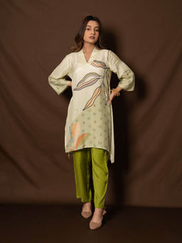 Autumnlane - Green Floral Kurta and Pant (Set of 2)