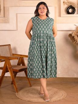 Indietoga - Womens Plus Size Green Geometric Printed Cotton Tiered Midi Dress