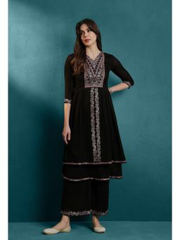 Gahan - Women Embroidered Sequence Black Kurta with Pant