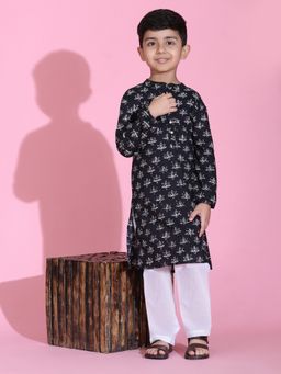 Maaesa - Boys Black Cotton Mandarin Neck Kurta With Pyjama