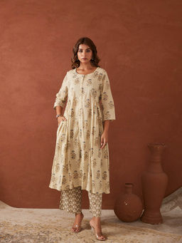 MAAND - Women Beige Floral Printed Cotton Kurta with Palazzo