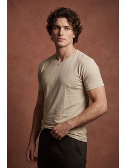 roar for good - Sustainable Organic Cotton Smart Casual V Neck Beige T Shirt