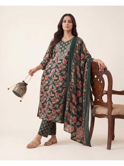 Gerua By Libas - Green Floral Printed Straight Kurta with Pant and Dupatta