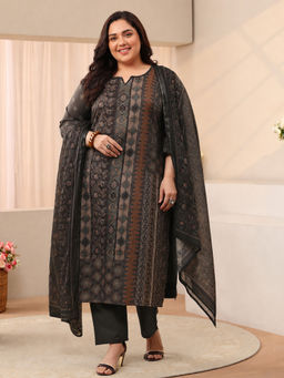Extra love by Libas - Black Floral Round Neck Straight Kurta Pant with Dupatta