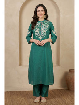 Aurelia - Green Embroidered Mandarin Neck Straight Kurta