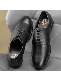 Red Tape - Men Solid Black Derbies