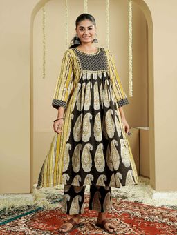 Indisangam - Black Embroidered Round Neck Anarkali Kurta With Pant