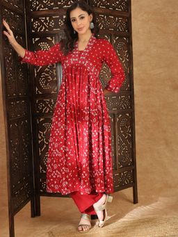 Globus - Maroon Printed V-Neck Kurta With Pant