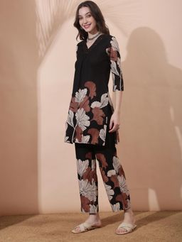 Globus - Black Embroidered V-Neck Kurta With Pant