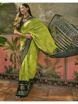 SATRANI - Women's Georgette Printed Green Saree With Unstitched Blouse