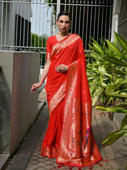 Odette - Women's Silk Blend Woven Red Saree without Blouse