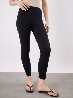 COLOR CAPITAL - Black Solid Skinny Leggings