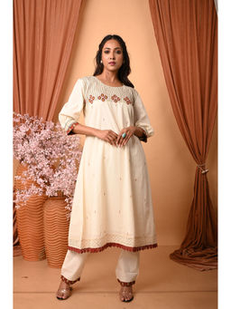 OSKOS - Ivory Hand-Embroidered Kurta
