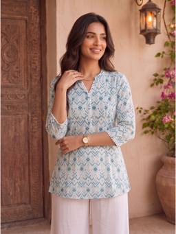 Rangita - Women Off White Rayon Printed Straight Short Kurti