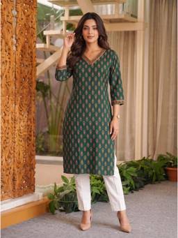 Rangita - Women Green Rayon Embroidered Straight Kurta