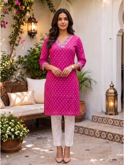 Rangita - Women Pink Rayon Embroidered Straight Kurta