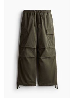 H&M - Men Green Loose Fit Cargo Trousers