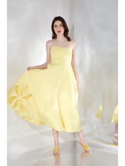 Ozeqo - Daffodil Yellow Solid Strapless Tube Midi Dress