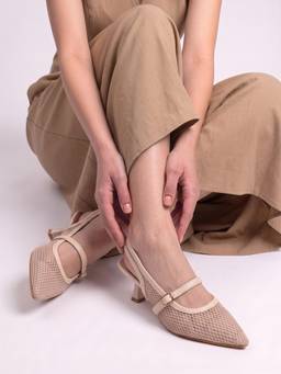 CHINRAAG - Women Cream Spool Heels