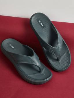 max - Men Teal Textured Flipflops