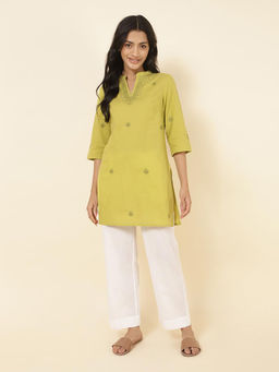 Fabindia - Green Cotton Chikankari Slim Fit Short Kurta