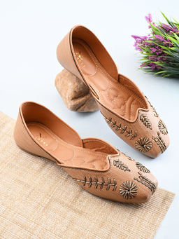 XE Looks - Beige Embroidered Cushioned Square Toe Punjabi Jutti