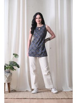 Rimika - Women Blue Brown Square Printed Straight Kurti
