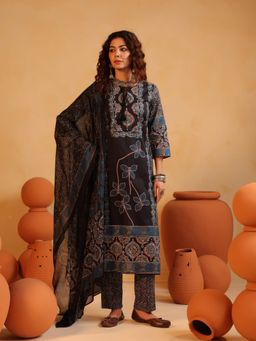 Namastika - Kalindi Black Ajrakh Medallion Kurta and Pyjama with Dupatta