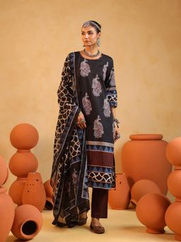 Namastika - Aabroo Black Kurta and Pyjama with Dupatta