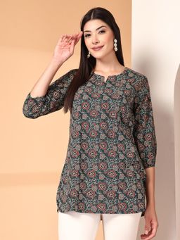 Rimika - Women Green Floral Printed Straight Kurti