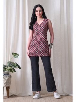 Rimika - Women Grey Pink Checks Printed Straight Kurti