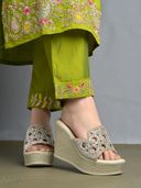 Gold color option, Currently selected